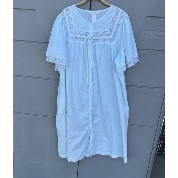 VTG Komar House Coat Robe Pale Blue Textured Light Weight Button Front L READ - Picture 3 of 13